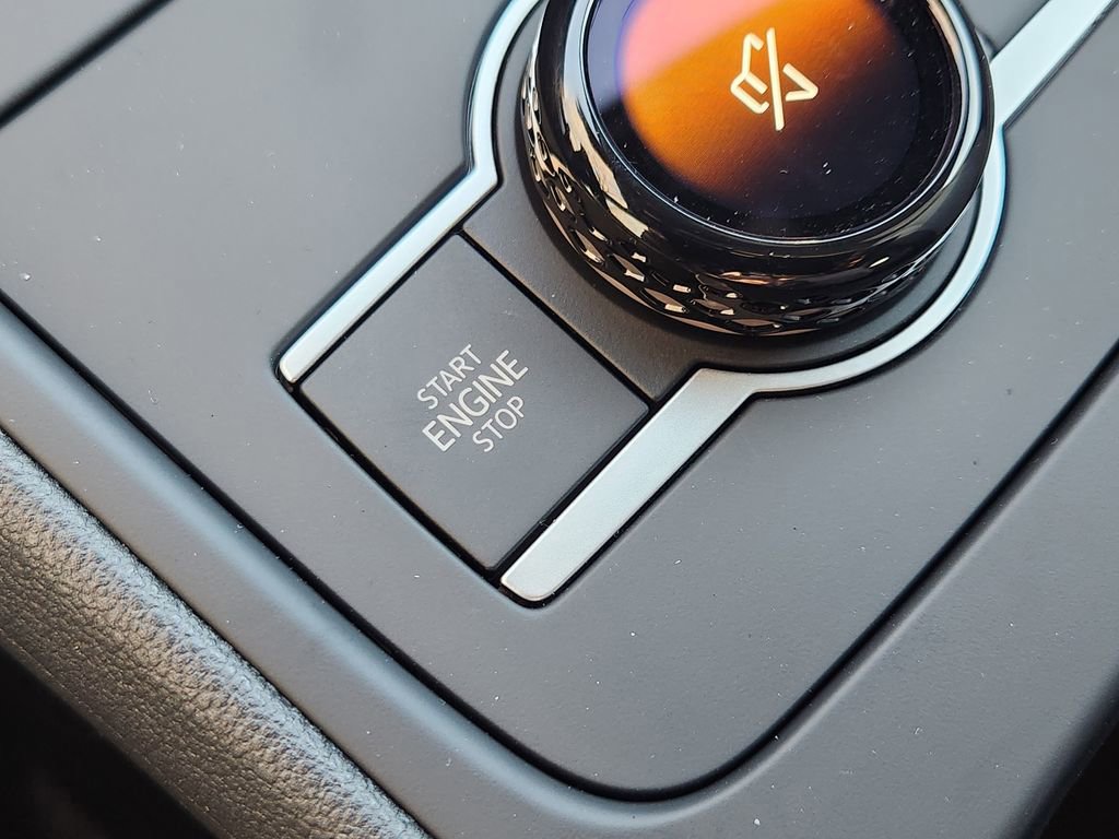 New 2026 Volkswagen Tiguan SE R-Line image 11