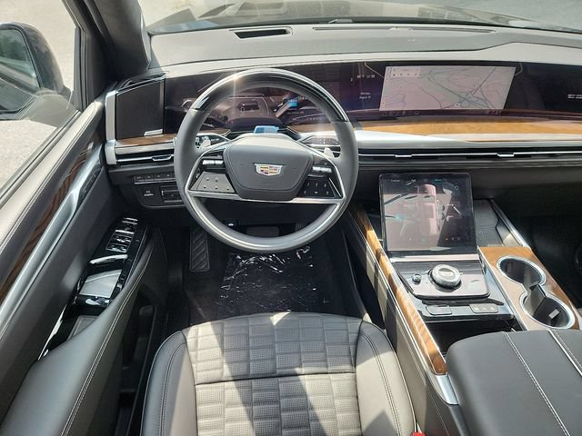 New 2026 Cadillac Escalade ESV Platinum Sport w/ LPO, ONYX Package AWD/4WD image 7