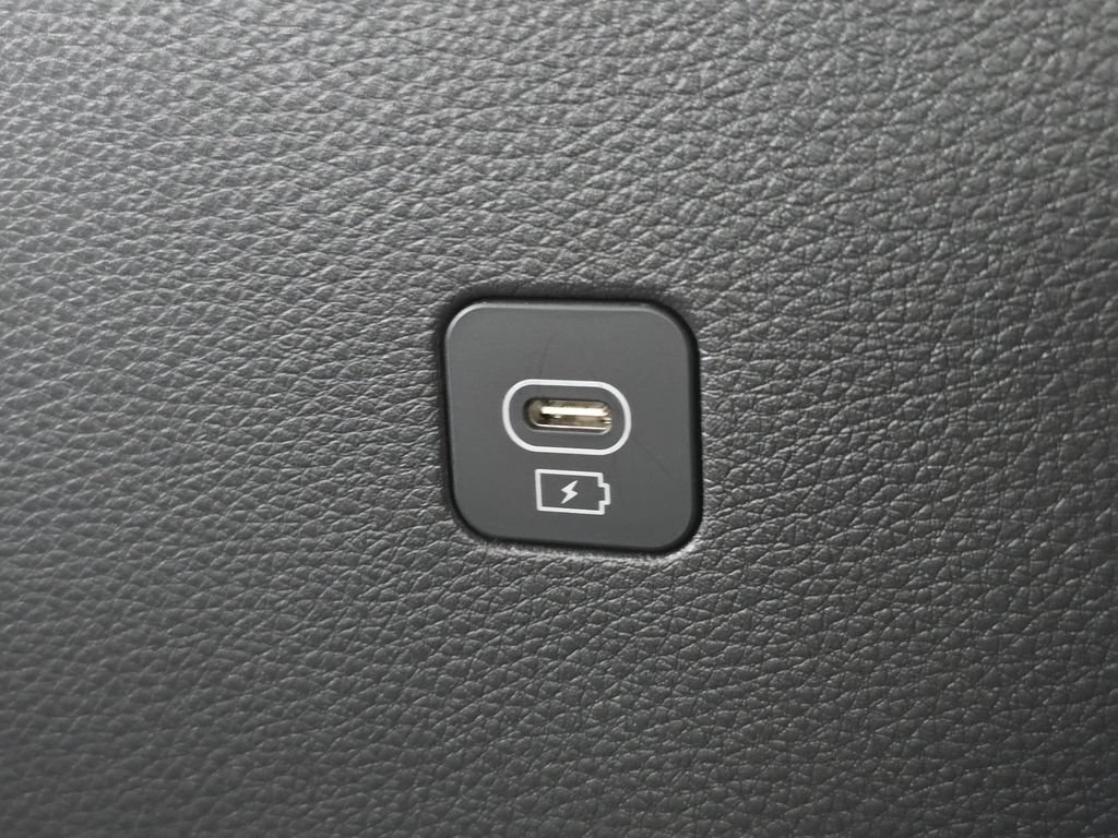 Certified 2025 Kia Carnival SX Prestige FWD image 14