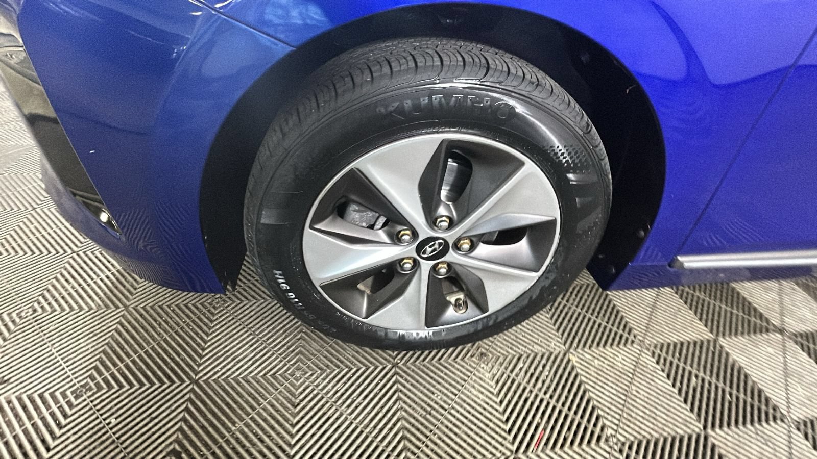 Used 2019 Hyundai Ioniq Electric FWD image 10