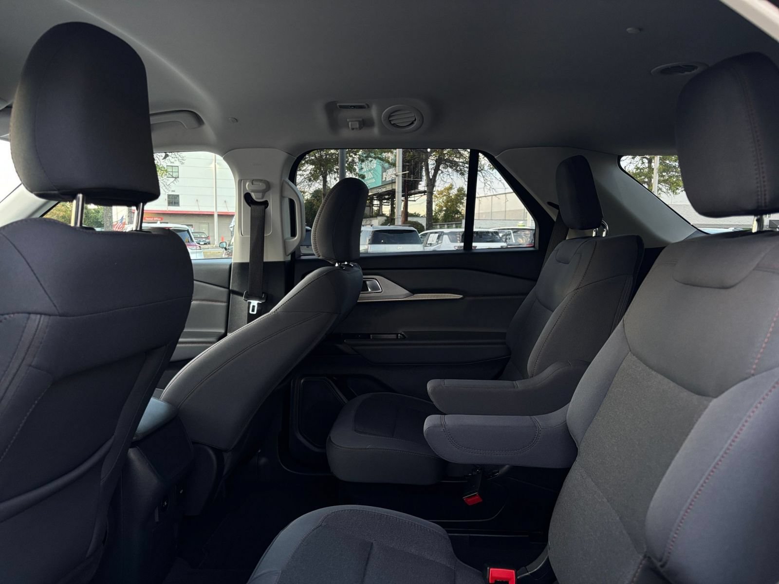 Used 2026 Ford Explorer Active AWD/4WD image 22