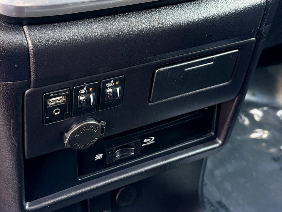 Used 2015 Toyota Sienna SE Premium image 11