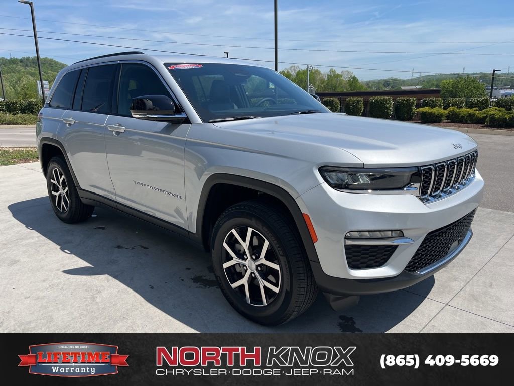 Used 2025 Jeep Grand Cherokee Limited AWD/4WD image 28