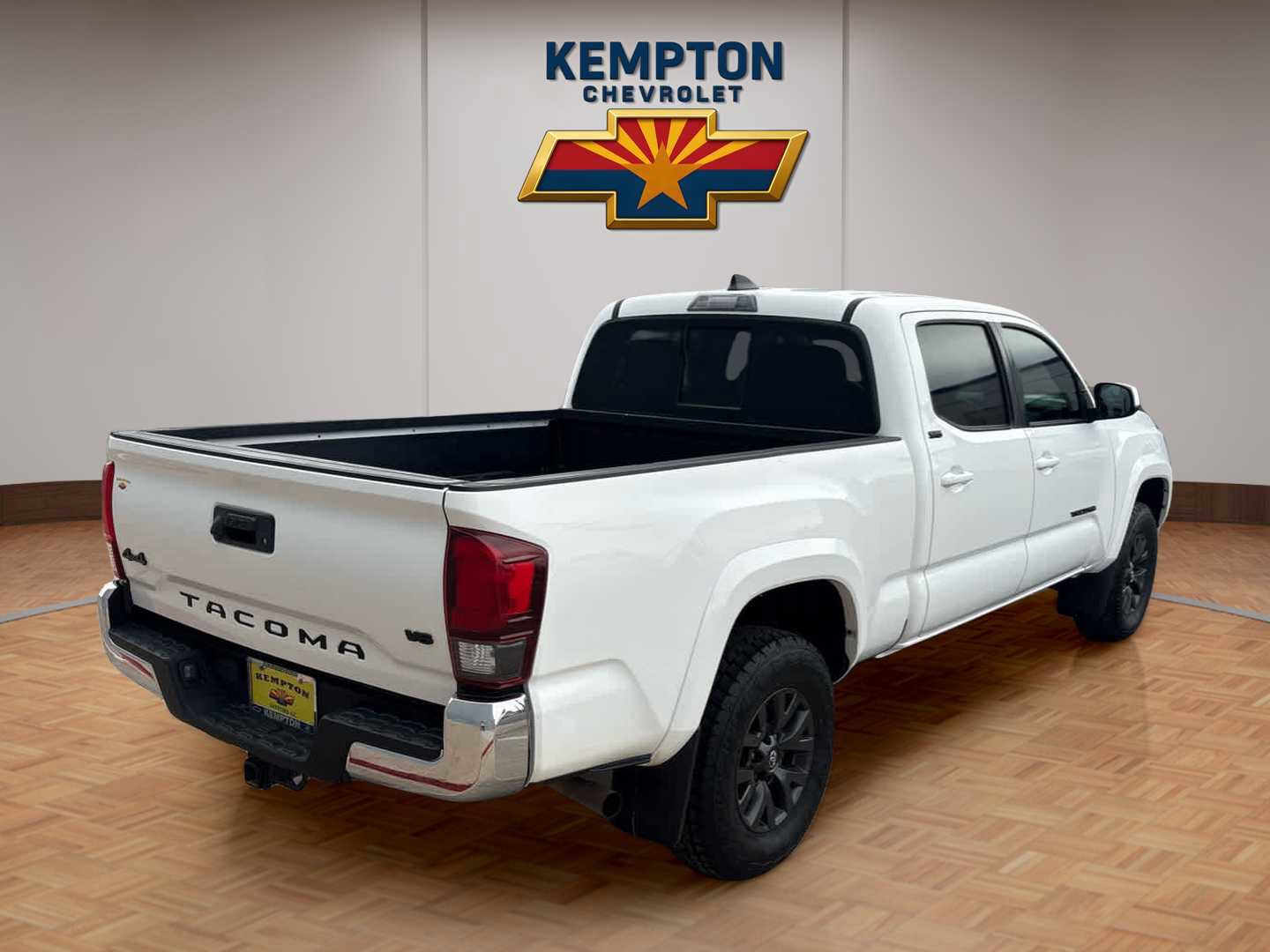 Used 2020 Toyota Tacoma SR5 AWD/4WD image 6