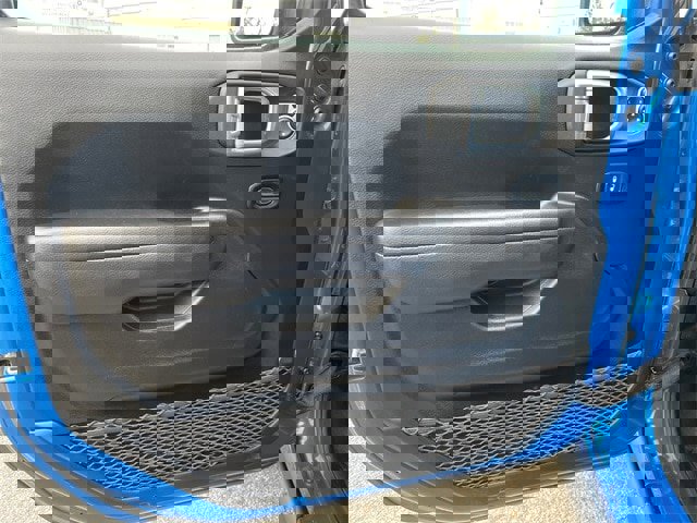 Used 2024 Jeep Gladiator Rubicon w/ Safety Group image 16