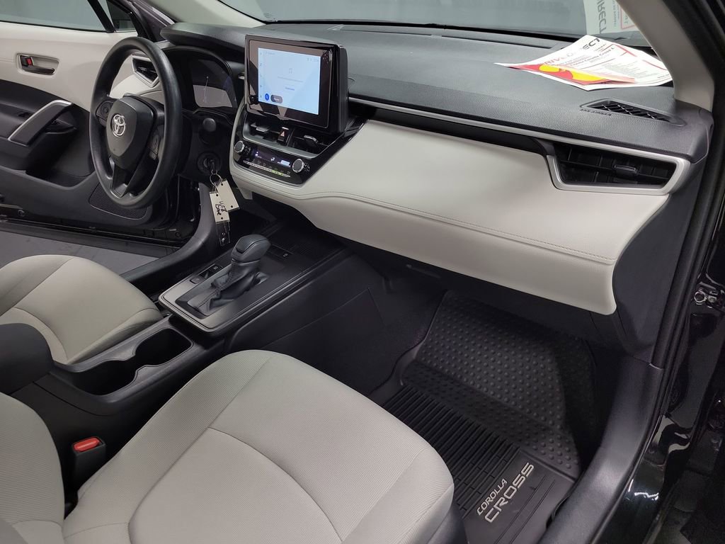 Used 2026 Toyota Corolla Cross L FWD image 23