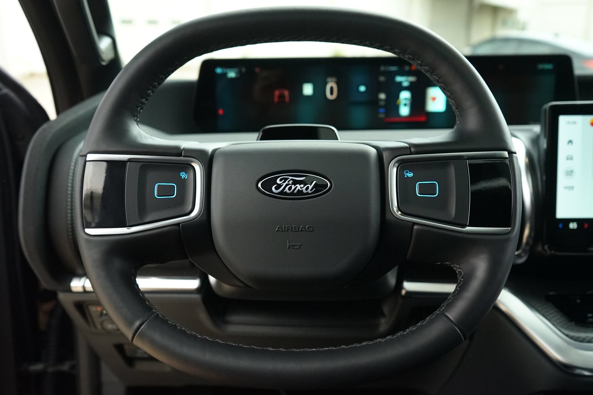 Used 2026 Ford Expedition Max Platinum w/ Stealth Performance Package AWD/4WD image 14