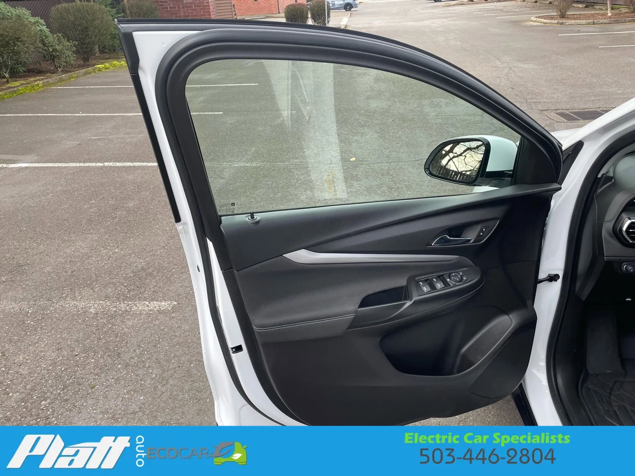 Used 2022 Chevrolet Bolt EUV LT w/ Comfort Package image 17