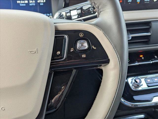 Used 2023 Lincoln Corsair Reserve image 13