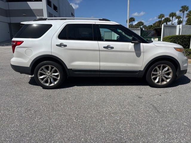 Used 2015 Ford Explorer XLT w/ Equipment Group 202A image 2
