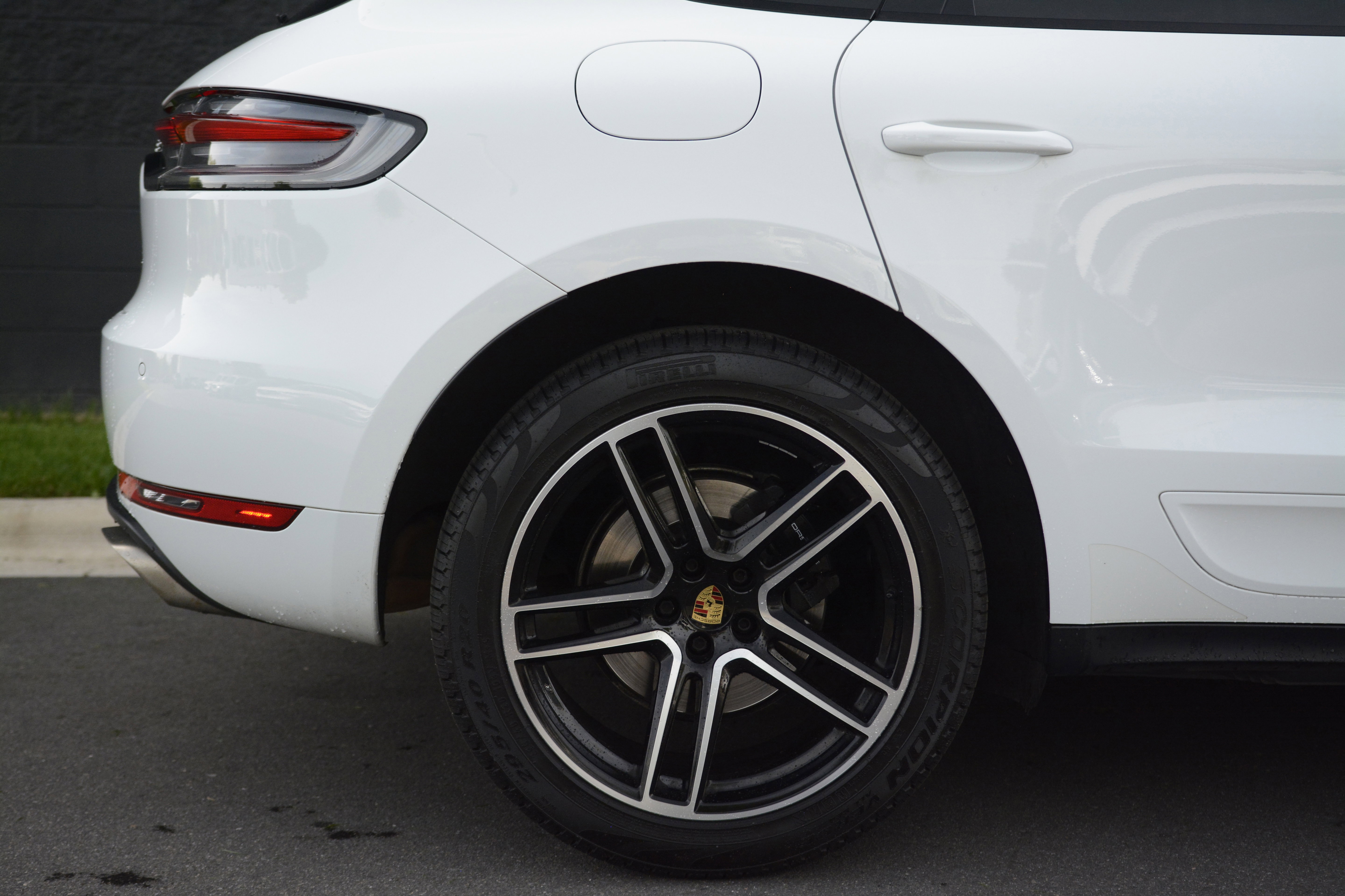 Certified 2020 Porsche Macan AWD/4WD image 40