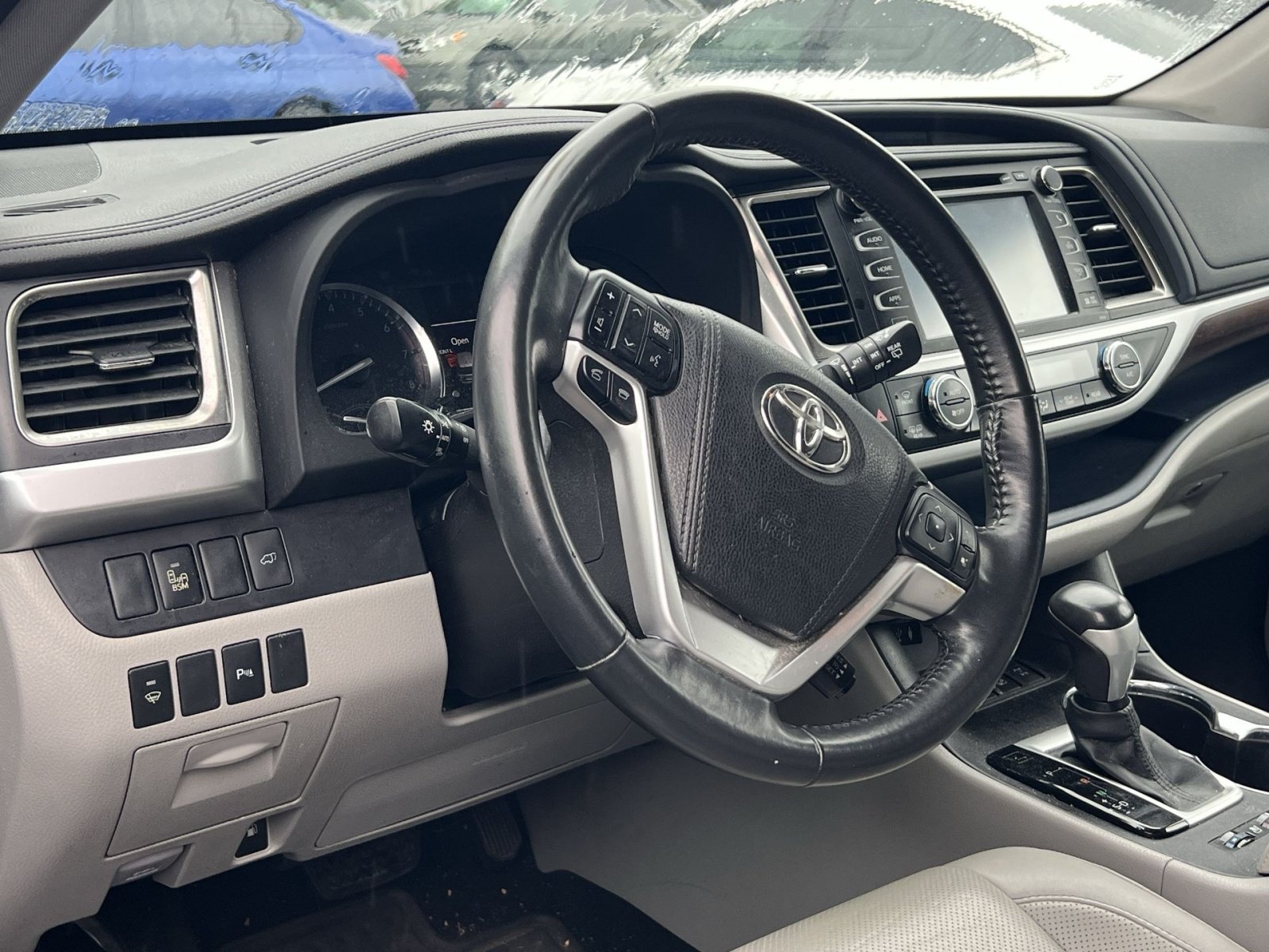 Used 2015 Toyota Highlander Limited AWD/4WD image 16