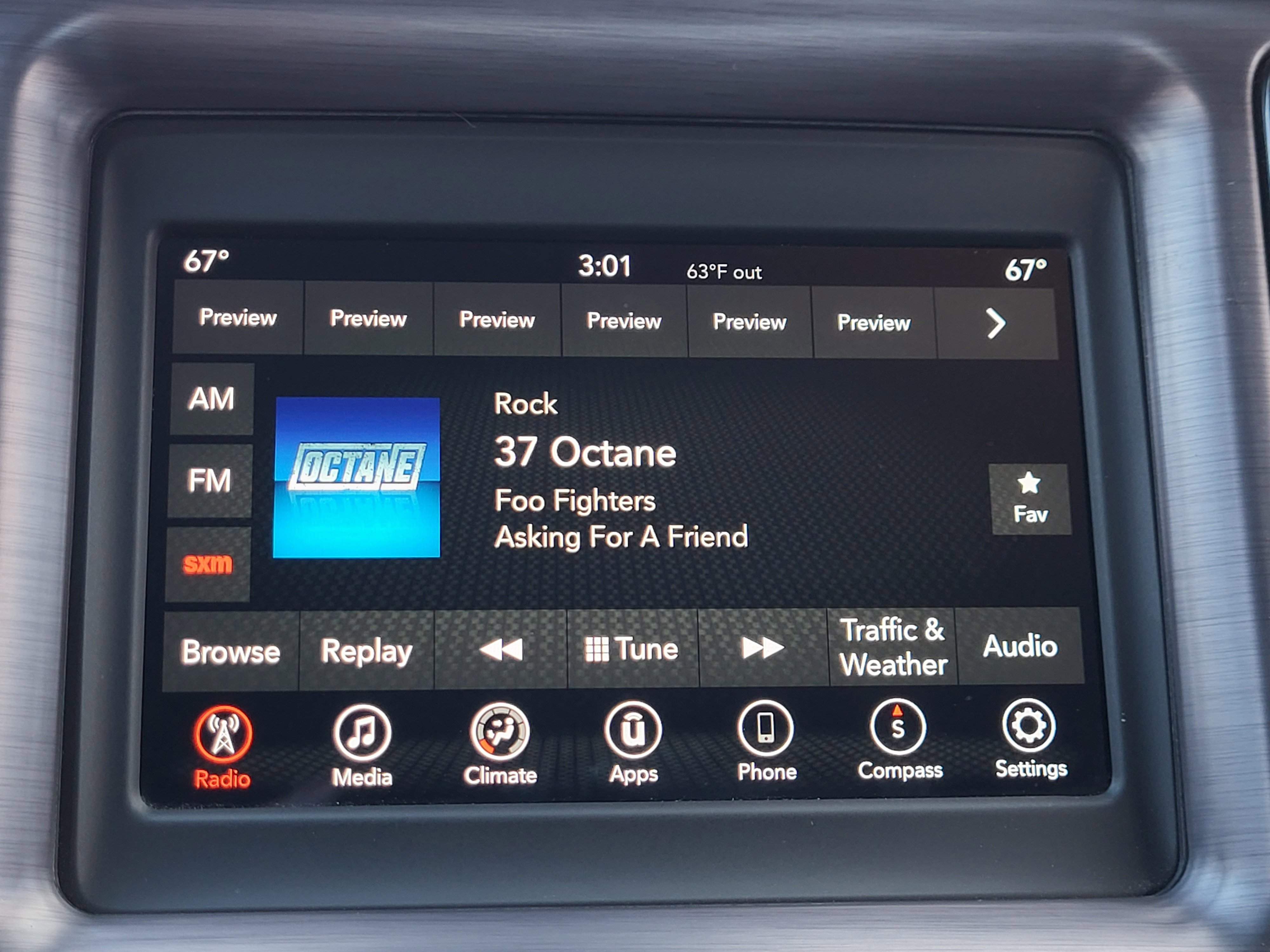 Used 2018 Dodge Challenger R/T w/ Blacktop Package image 22