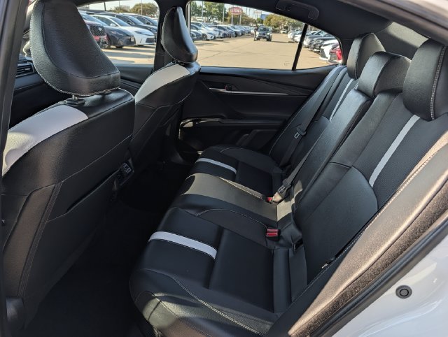 Used 2025 Toyota Camry SE FWD image 27