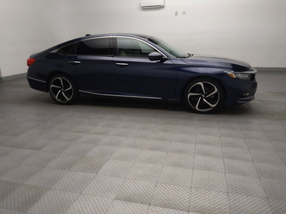 Used 2018 Honda Accord Touring image 11