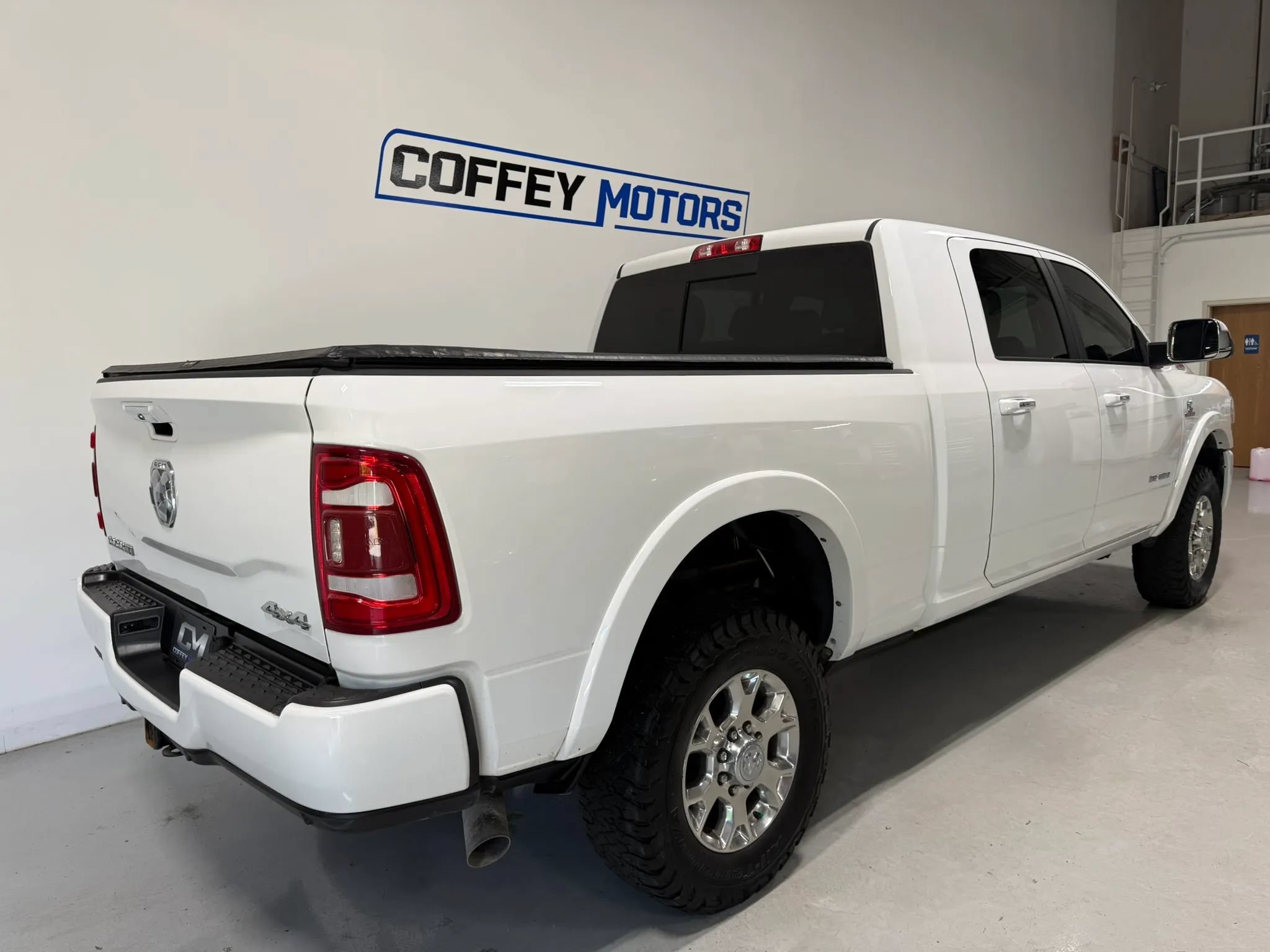 Used 2020 RAM 2500 Laramie w/ Body Color Bumper Group AWD/4WD image 6