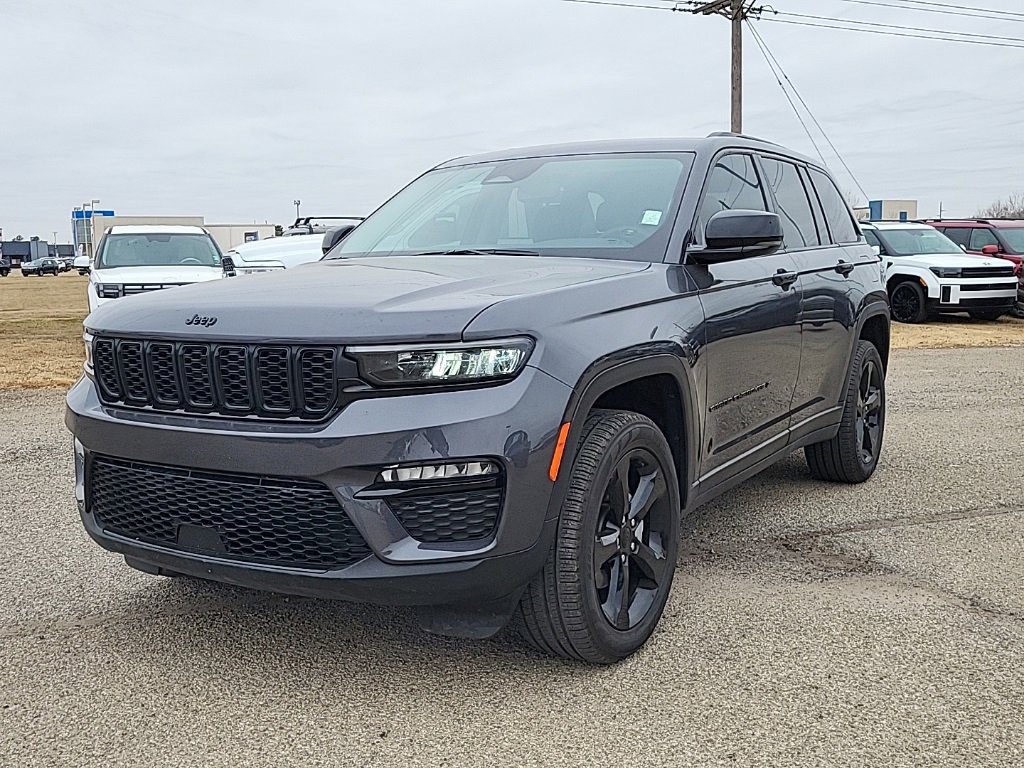 Used 2024 Jeep Grand Cherokee Limited w/ Black Appearance Package image 6