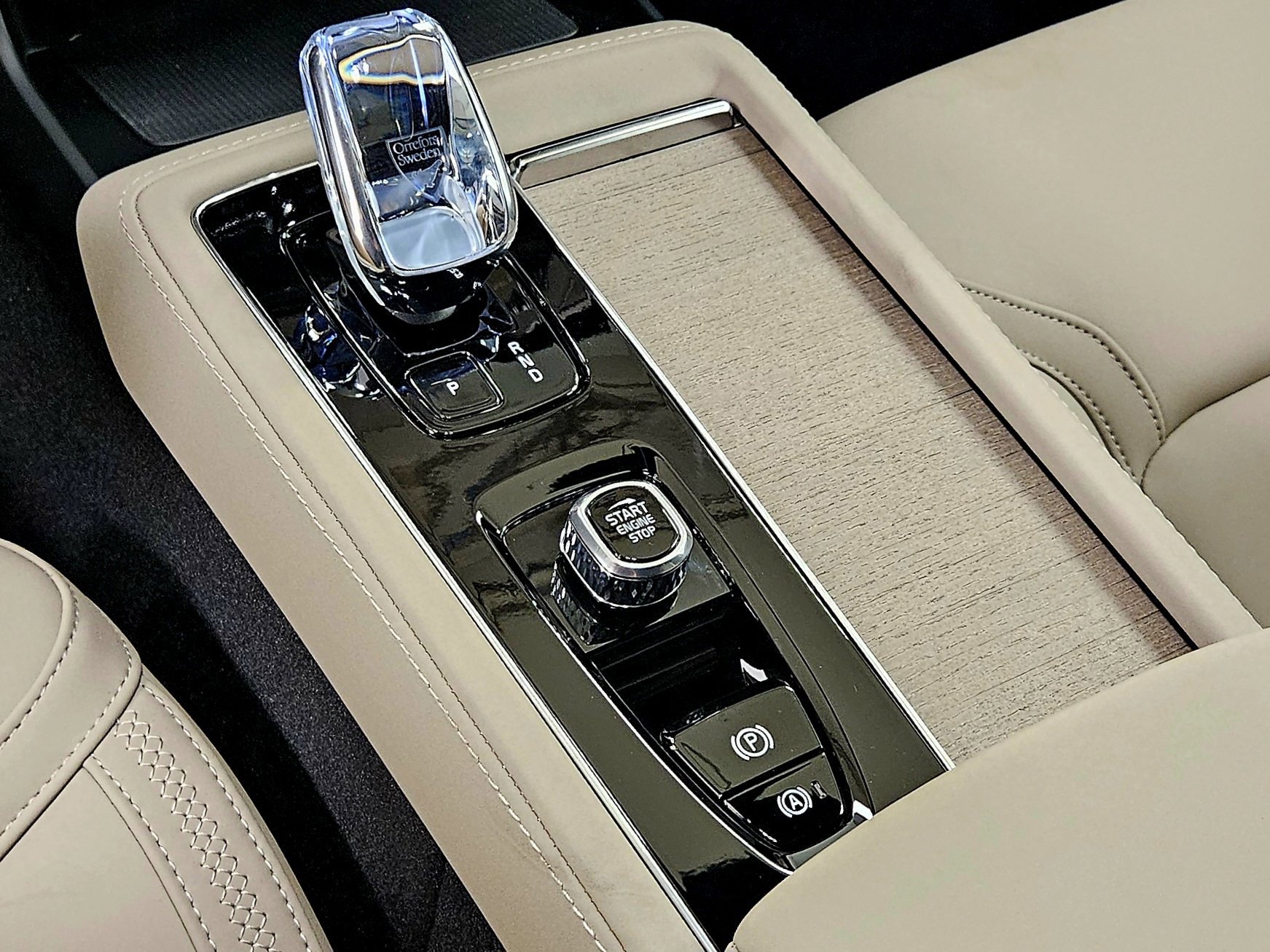 New 2026 Volvo XC90 B5 Core image 46