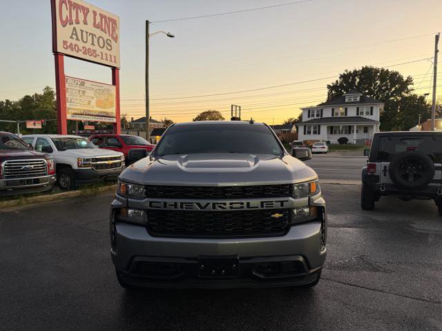 Used 2020 Chevrolet Silverado 1500 Custom w/ Custom Value Package image 3