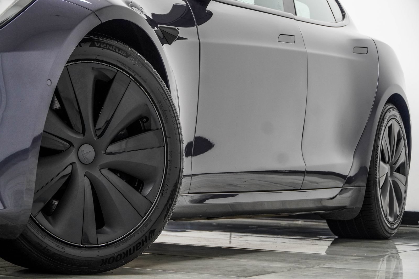 Used 2022 Tesla Model S AWD/4WD image 4