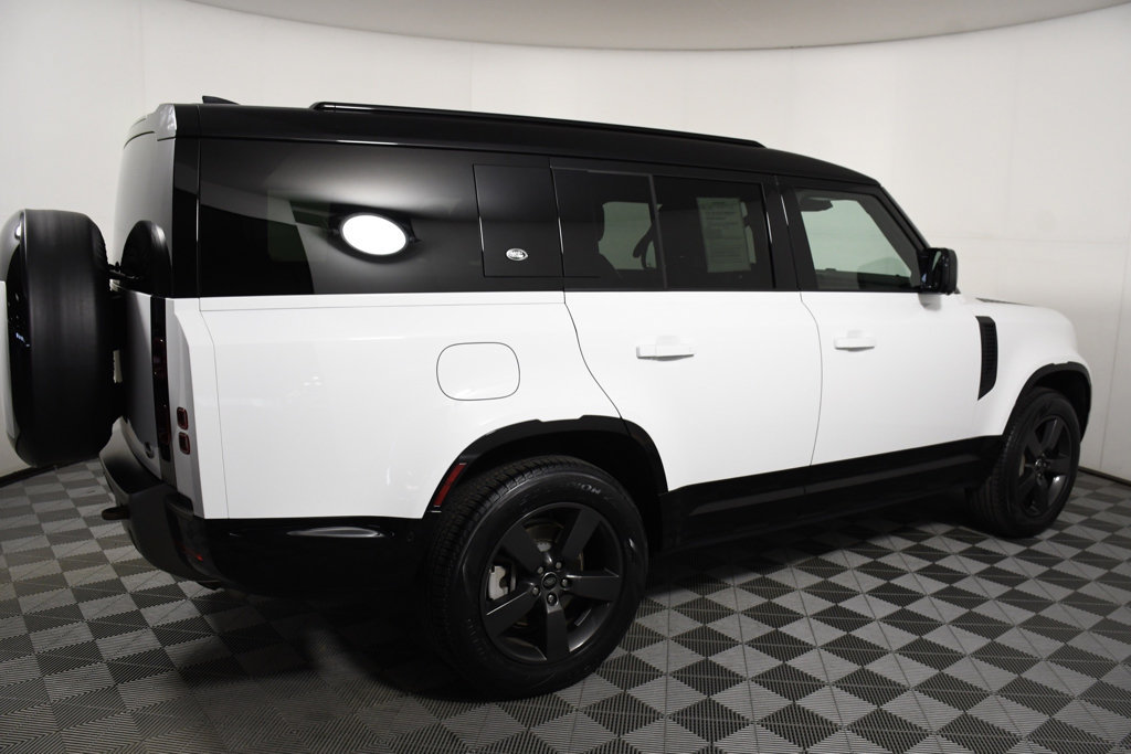 Used 2023 Land Rover Defender 130 X-Dynamic SE AWD/4WD image 7