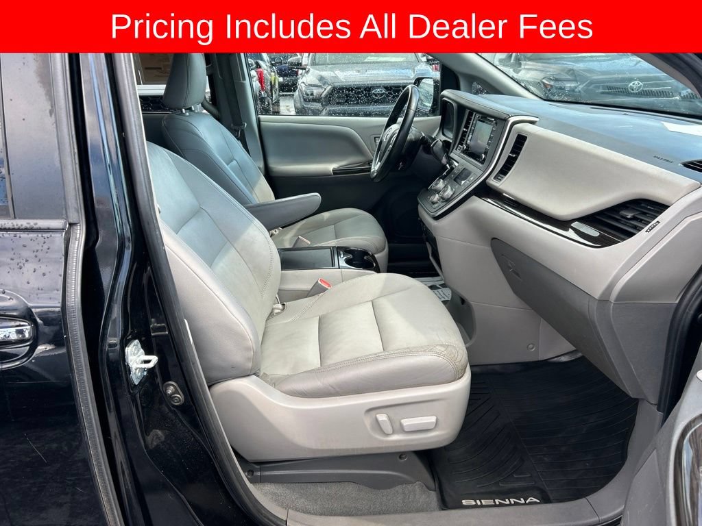 Used 2020 Toyota Sienna XLE FWD image 23