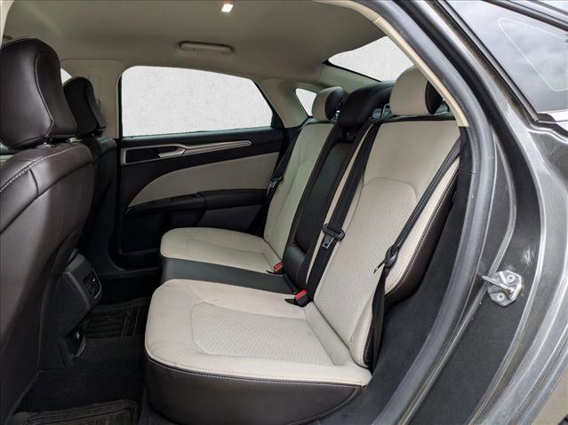 Used 2020 Ford Fusion SE w/ Equipment Group 151A image 17