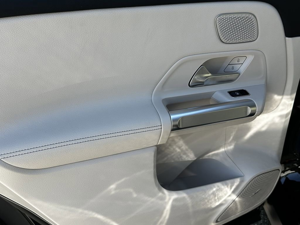 Certified 2025 Mercedes-Benz GLB 250 4MATIC image 24