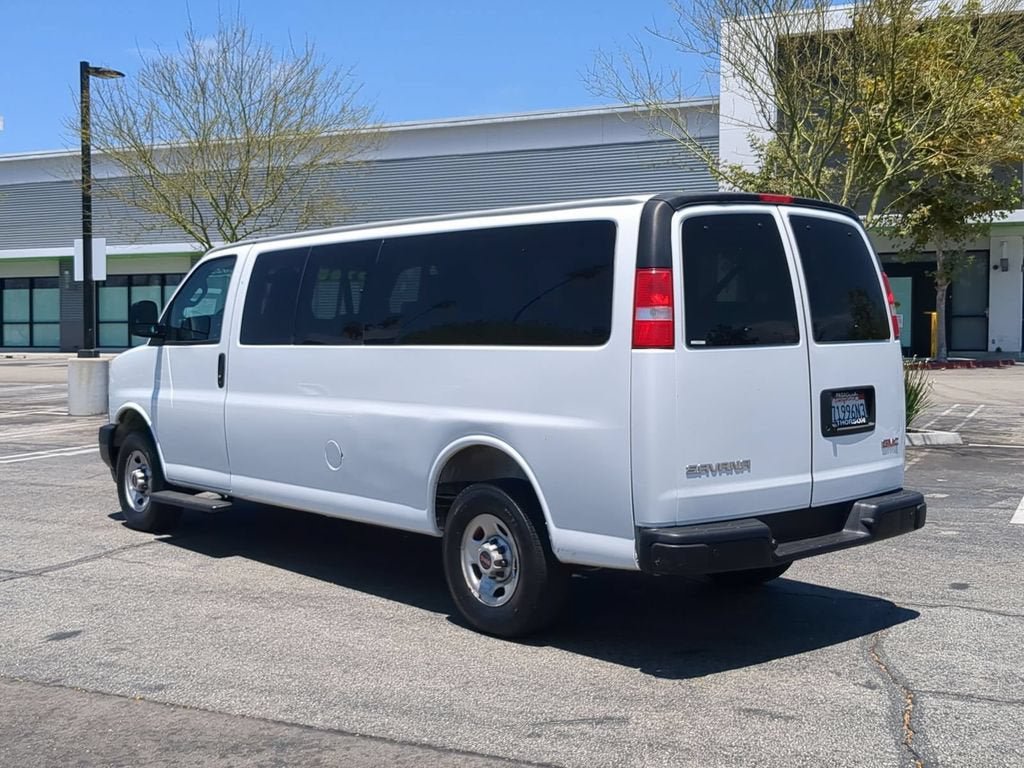 Used 2022 GMC Savana 3500 LS RWD image 4