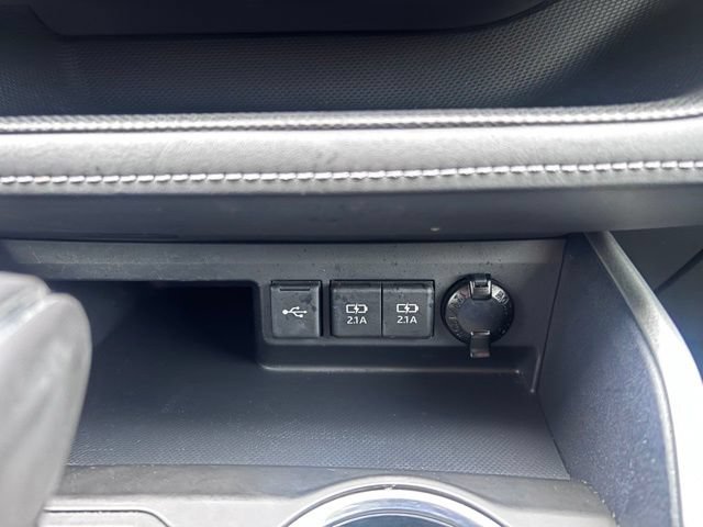 Used 2021 Toyota Highlander XLE AWD/4WD image 28