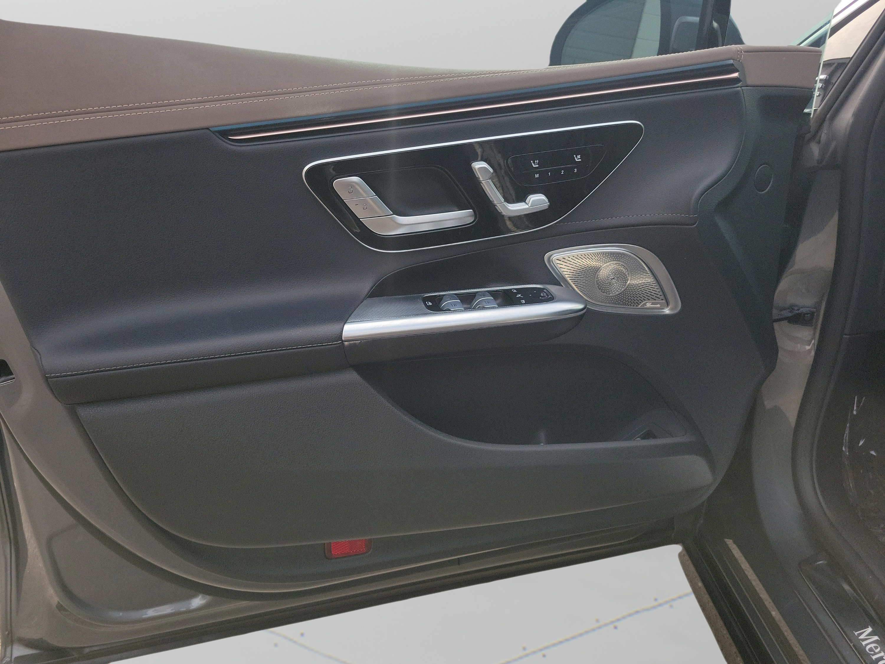 Certified 2023 Mercedes-Benz EQE 500 4MATIC Sedan image 16