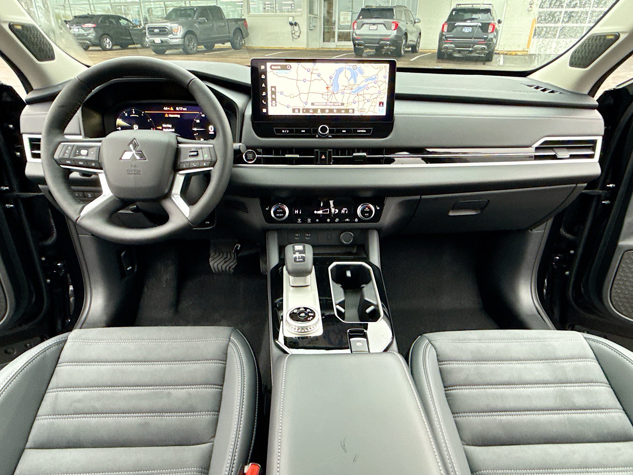 New 2026 Mitsubishi Outlander SE FWD image 3