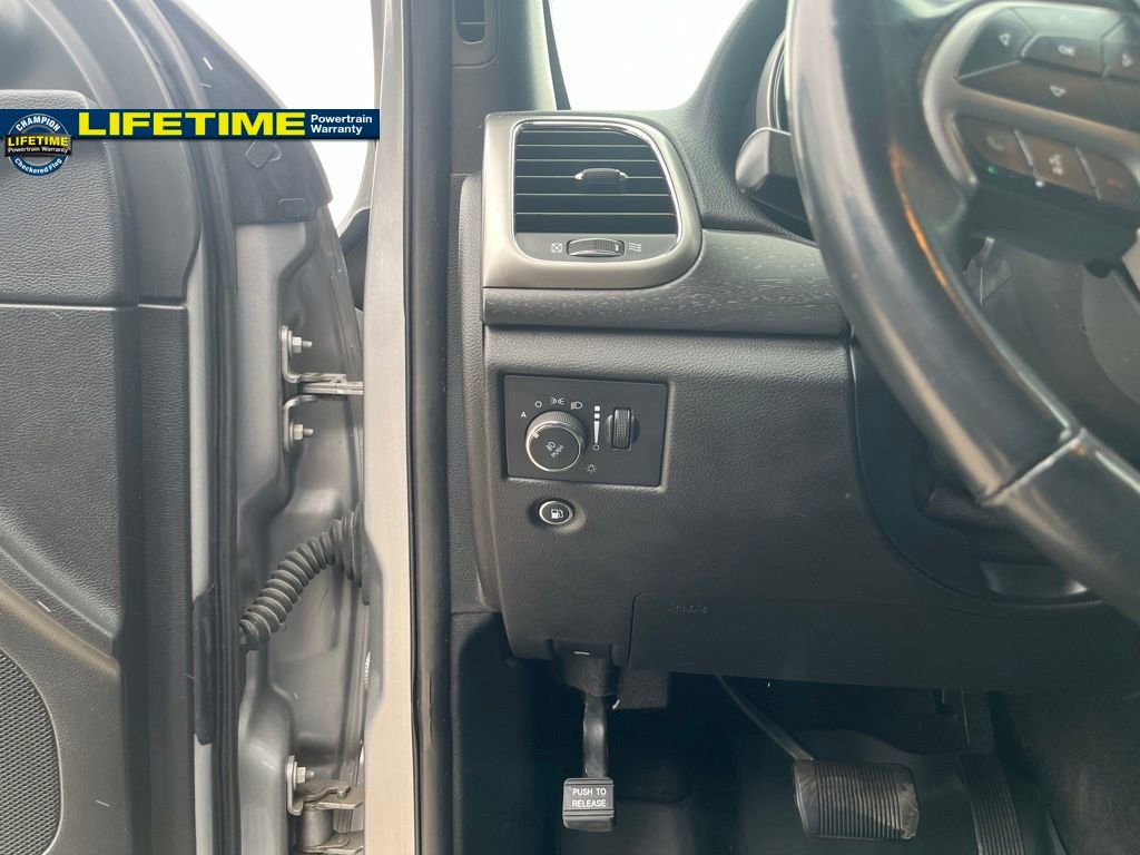 Used 2018 Jeep Grand Cherokee Laredo image 22