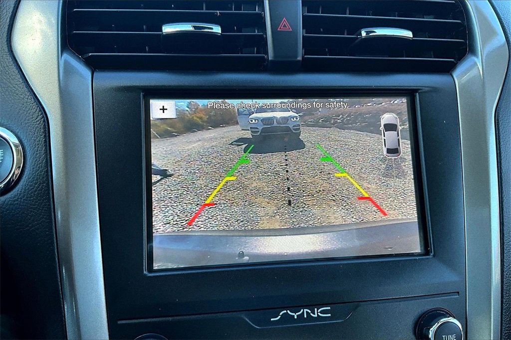 Used 2019 Ford Fusion SE image 19