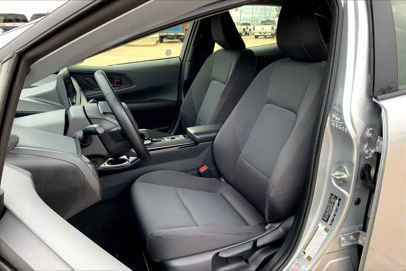 Used 2024 Toyota Prius XLE image 13