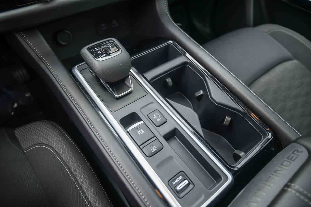 Used 2024 Nissan Pathfinder SV w/ SV Premium Package FWD image 20
