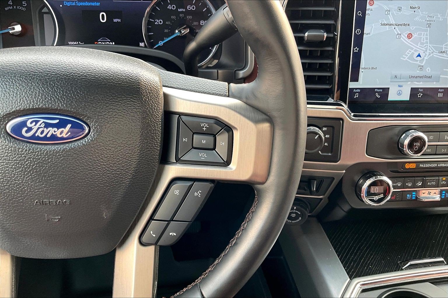 Used 2022 Ford F450 Platinum w/ FX4 Off-Road Package AWD/4WD image 18