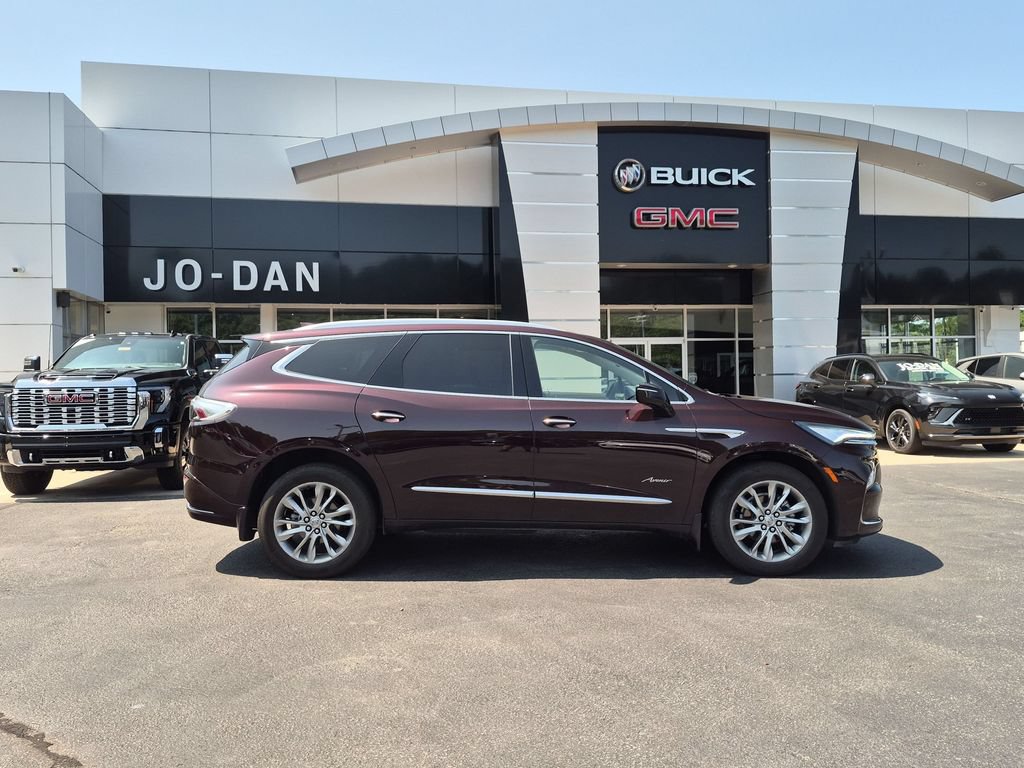 Used 2023 Buick Enclave Avenir w/ Avenir Technology Package AWD/4WD image 4
