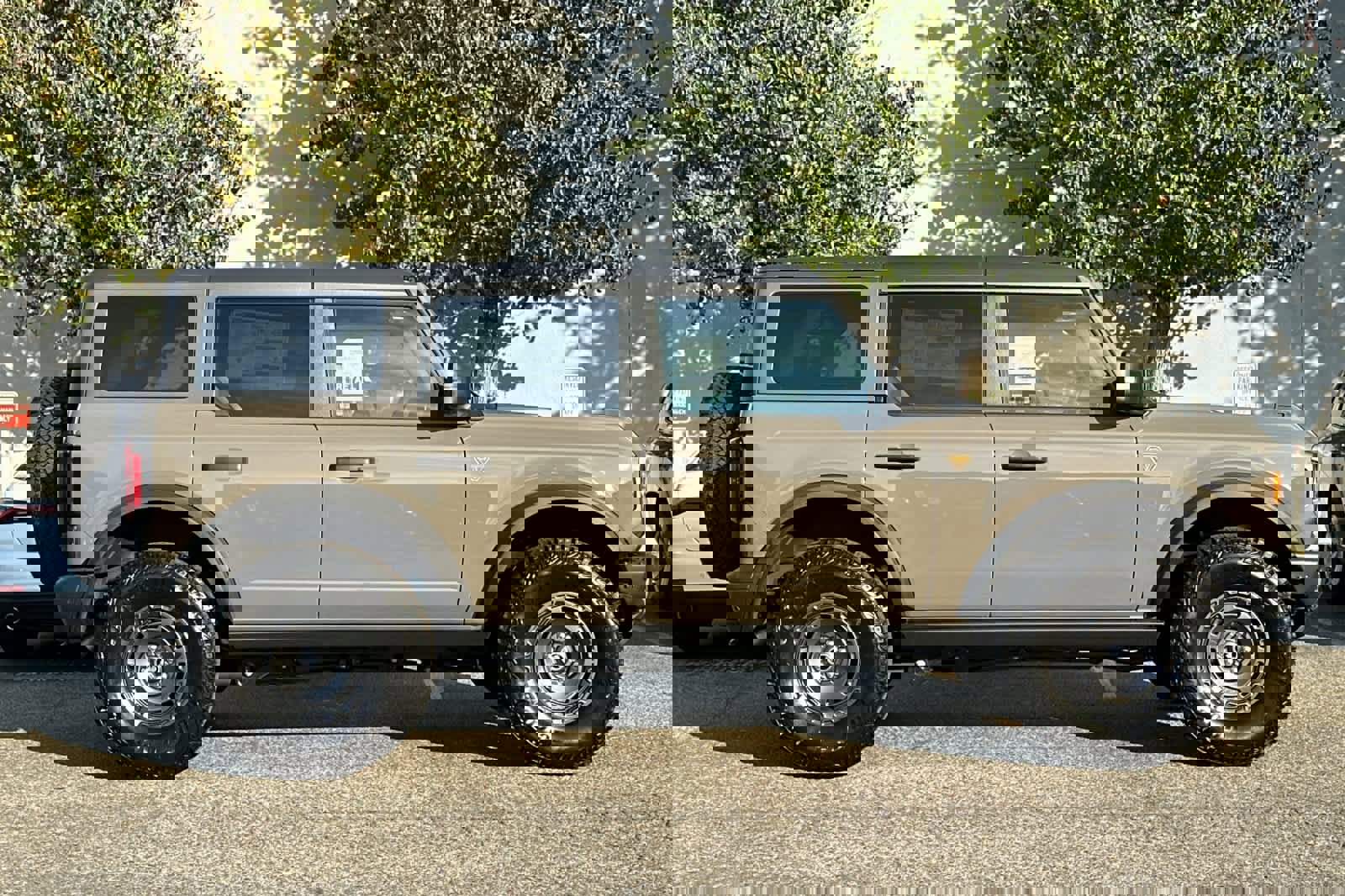 New 2025 Ford Bronco Badlands image 8