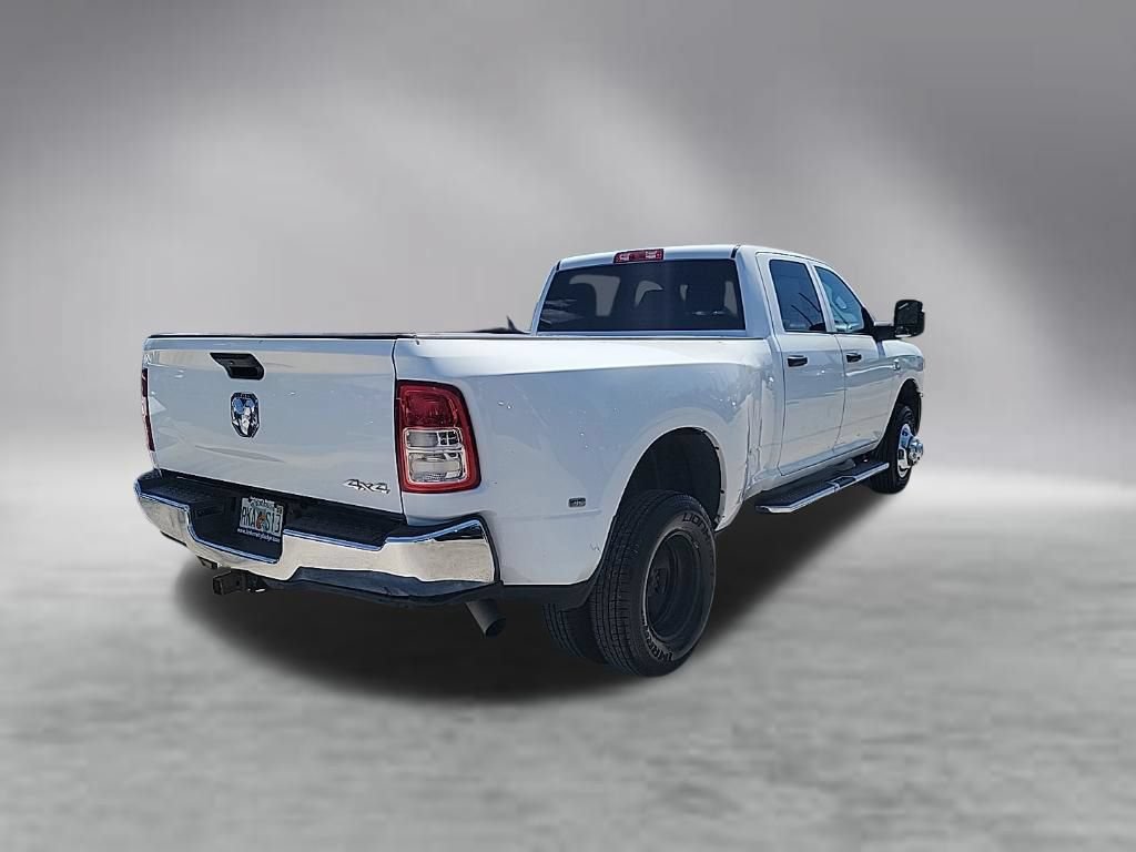 Used 2024 RAM 3500 Tradesman w/ Chrome Appearance Group AWD/4WD image 4