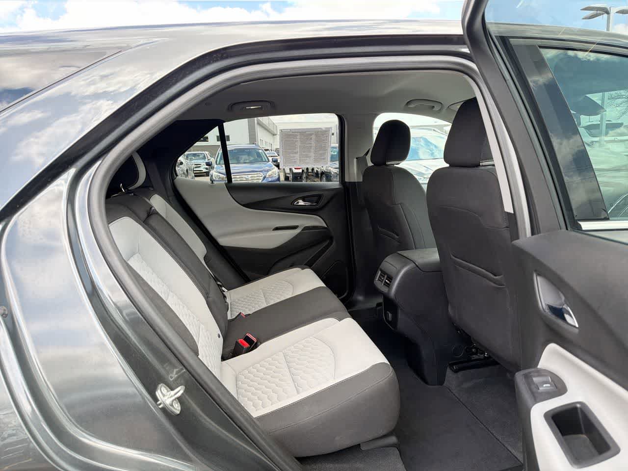 Used 2018 Chevrolet Equinox LT FWD image 26