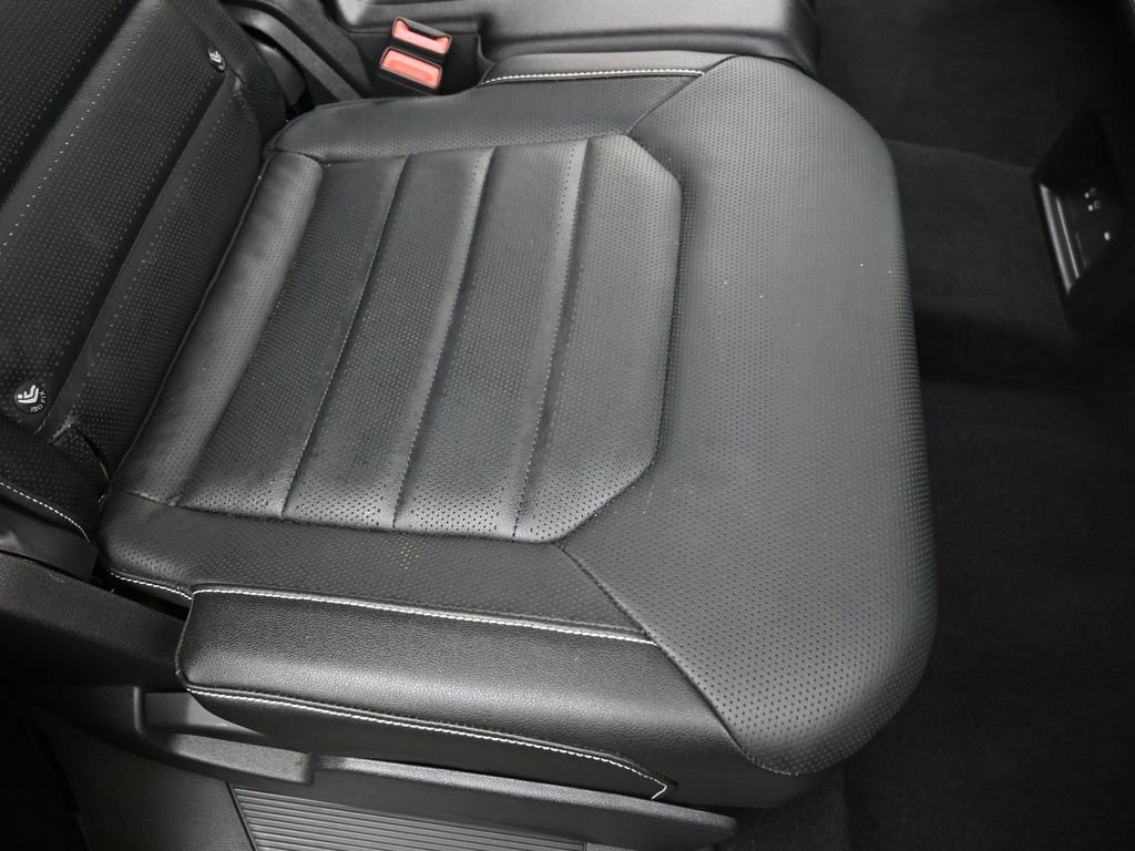 Used 2023 Volkswagen Atlas Cross Sport SEL Premium R-Line AWD/4WD image 16