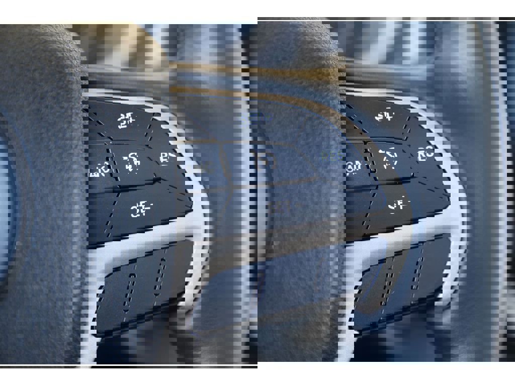 Used 2016 Jeep Cherokee Limited w/ Luxury Group image 24