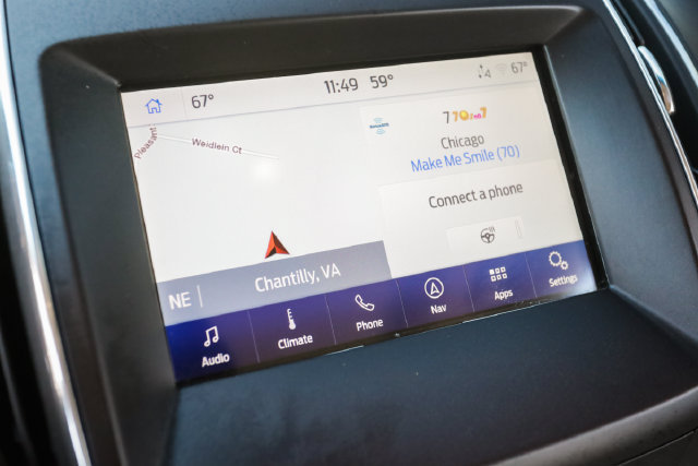 Used 2020 Ford Edge Titanium AWD/4WD image 32