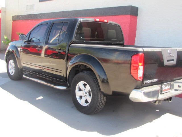 Used 2010 Nissan Frontier SE image 8