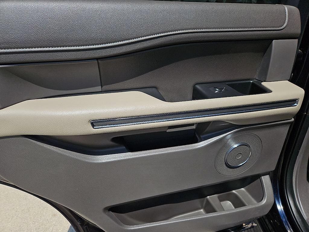 Used 2021 Ford Expedition XLT RWD image 16