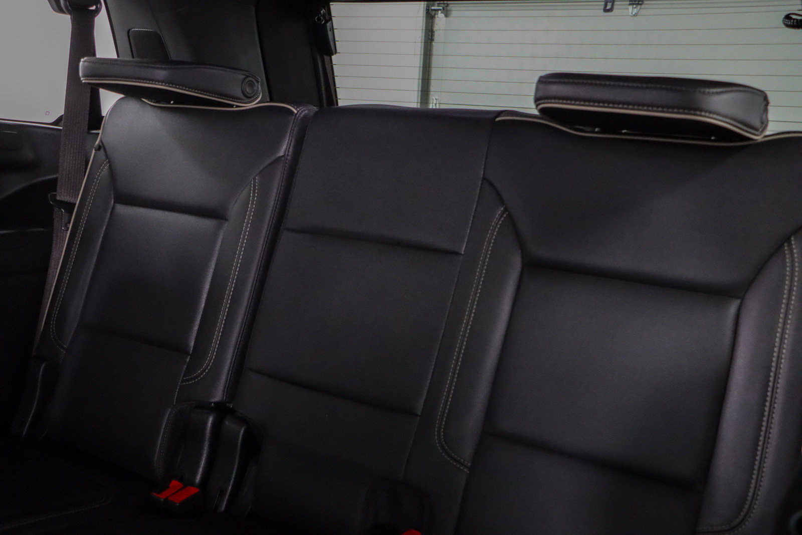 Used 2023 GMC Yukon SLT w/ SLT Luxury Package image 29