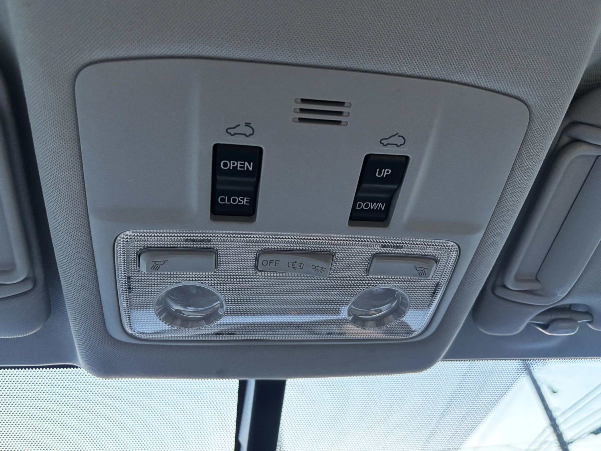 Used 2013 Toyota RAV4 Limited image 26