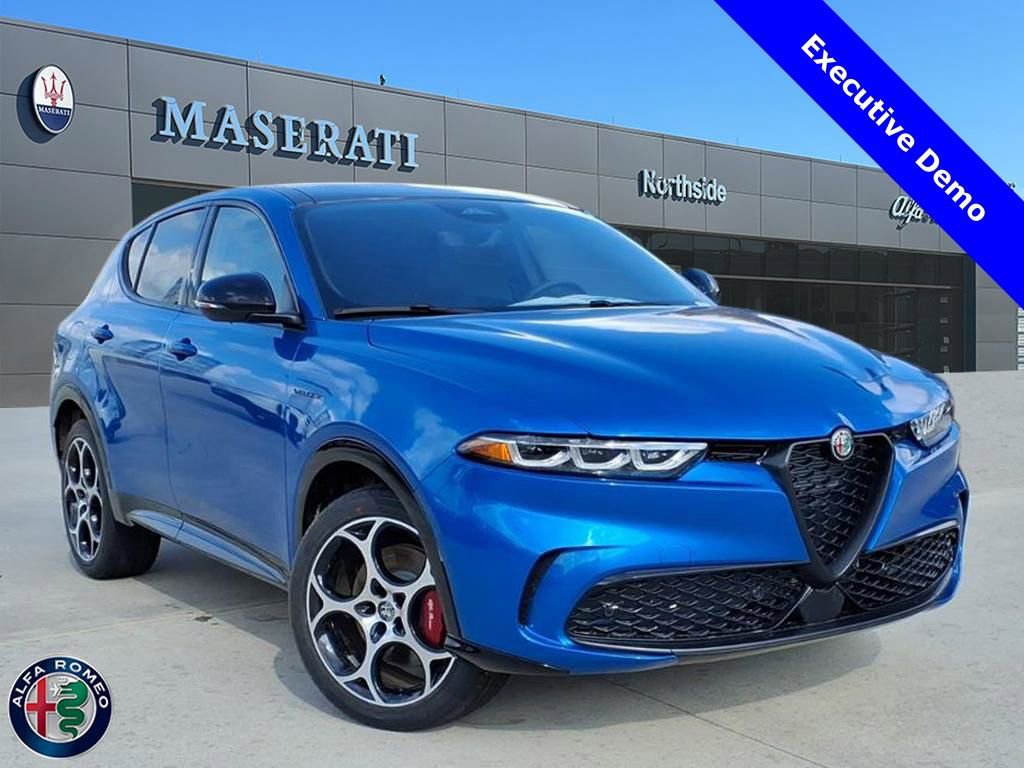 New 2025 Alfa Romeo Tonale Veloce w/ Premium Package