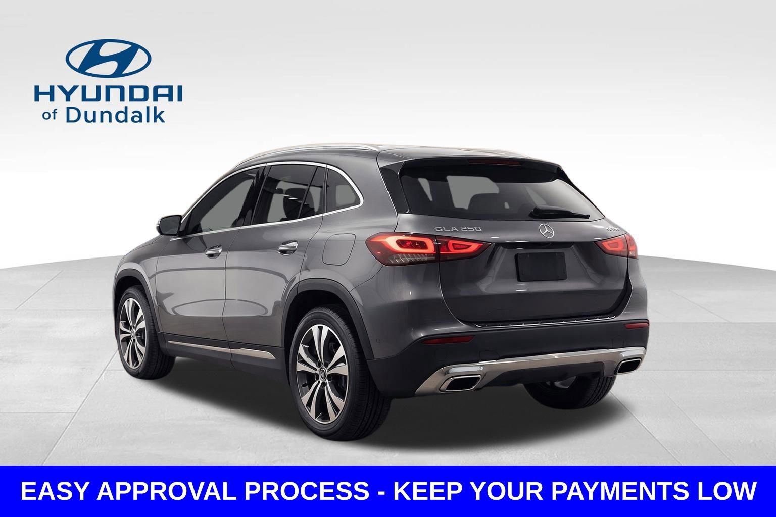 Used 2021 Mercedes-Benz GLA 250 4MATIC w/ Premium Package image 2